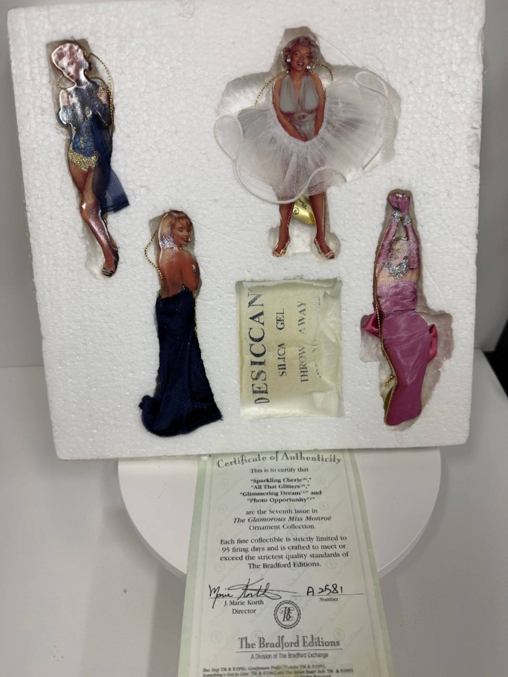 Marilyn Monroe Ornaments Collection- EJ655
